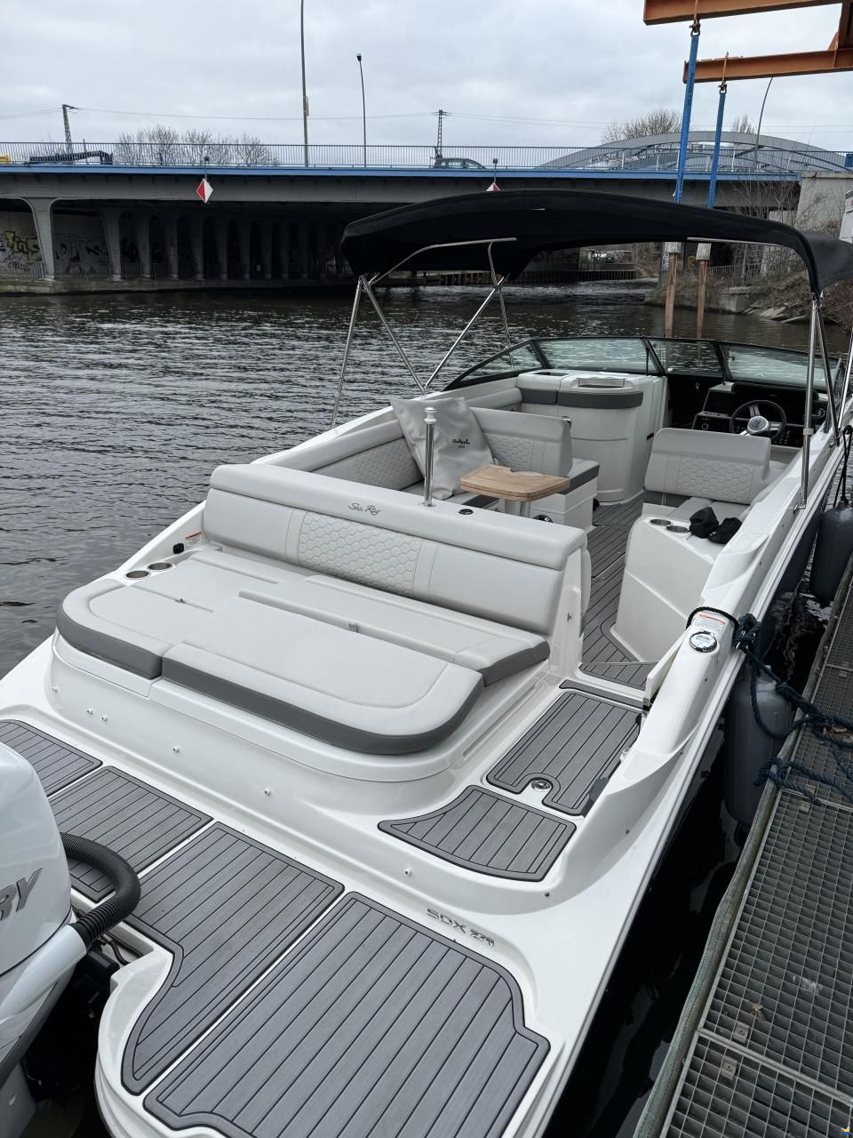 Sea Ray SDX 270 Outboard