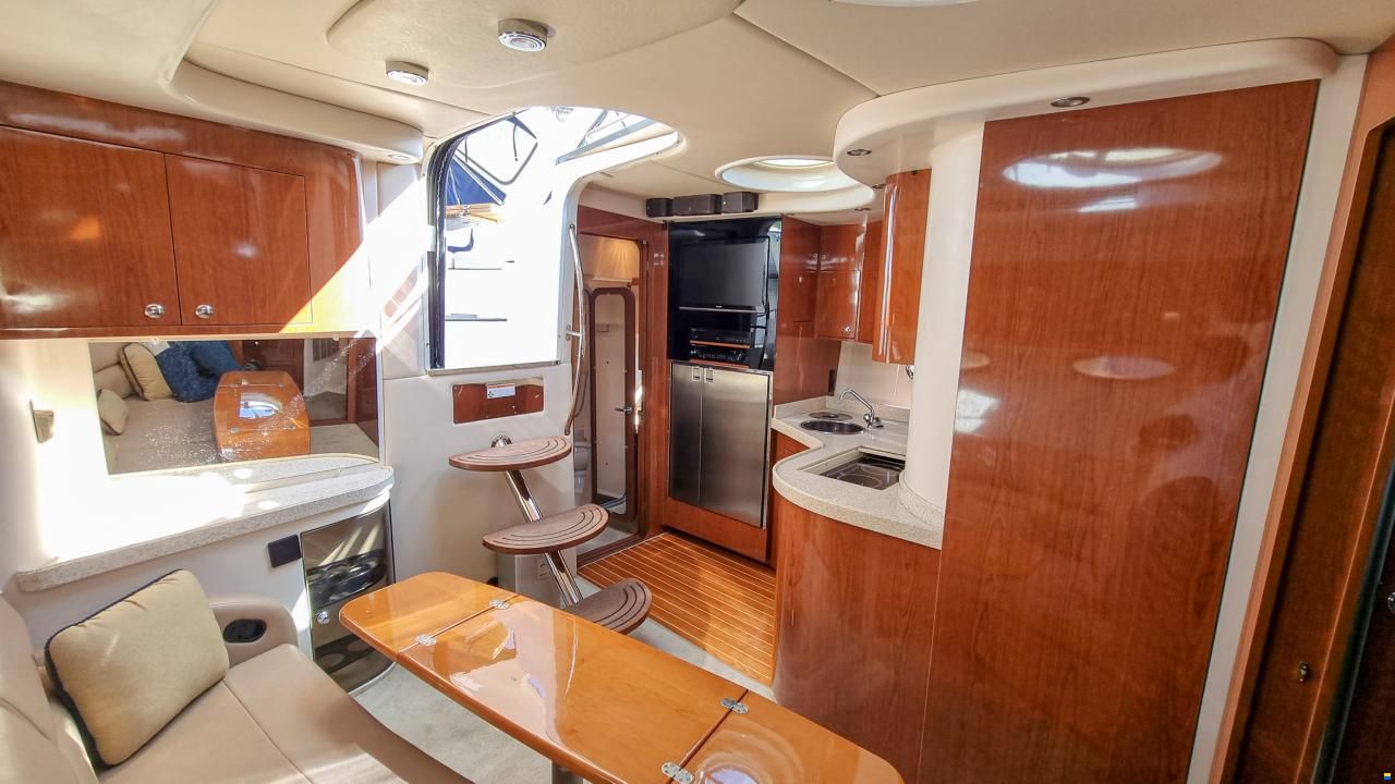 Regal 4060 Commodore