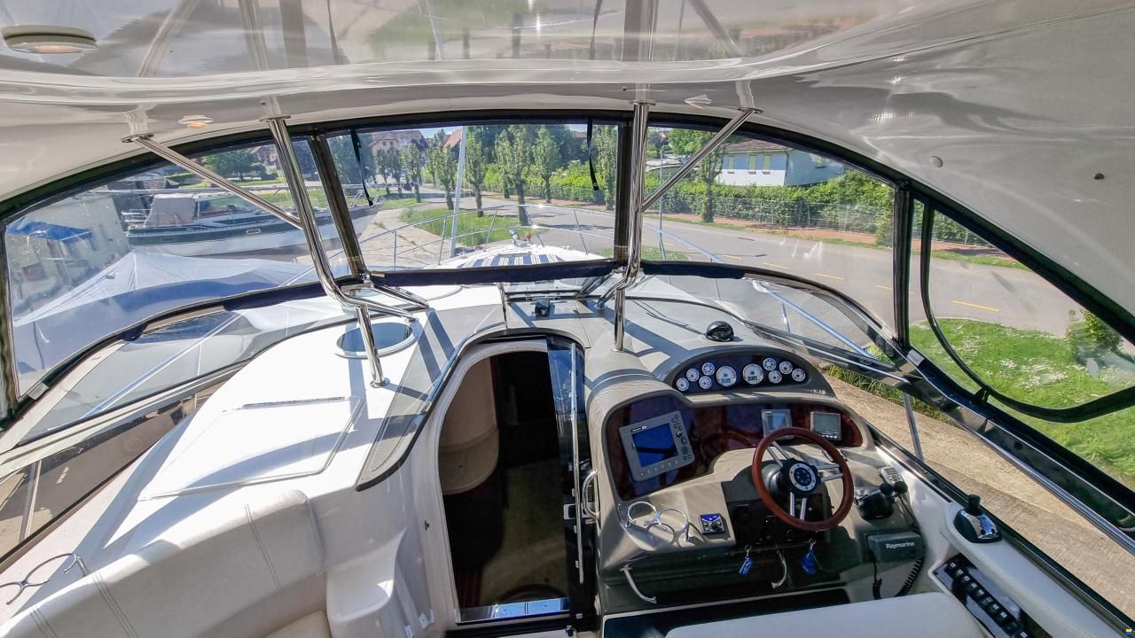 Regal 4060 Commodore