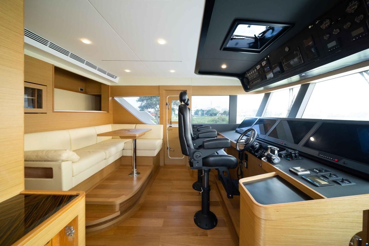 Selene 64' Explorer