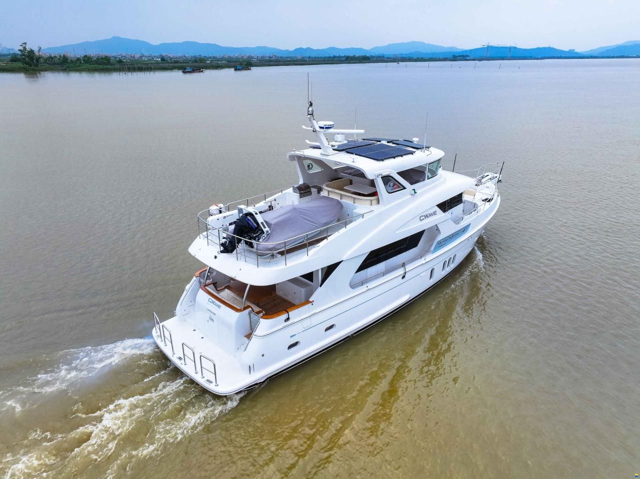 Selene 64' Explorer