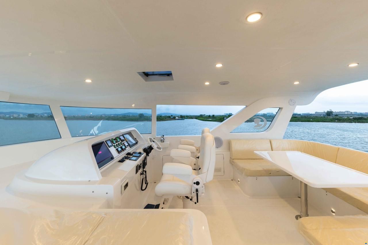 Selene 64' Explorer