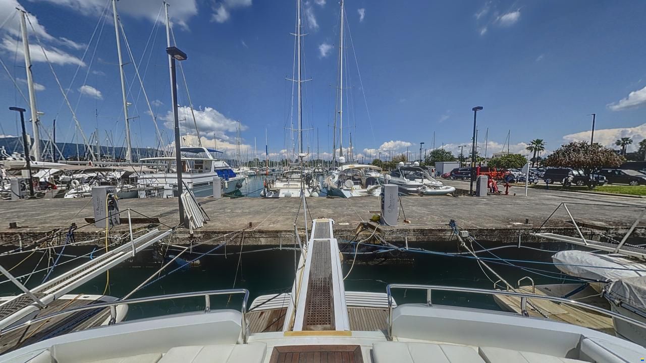 Pershing 54