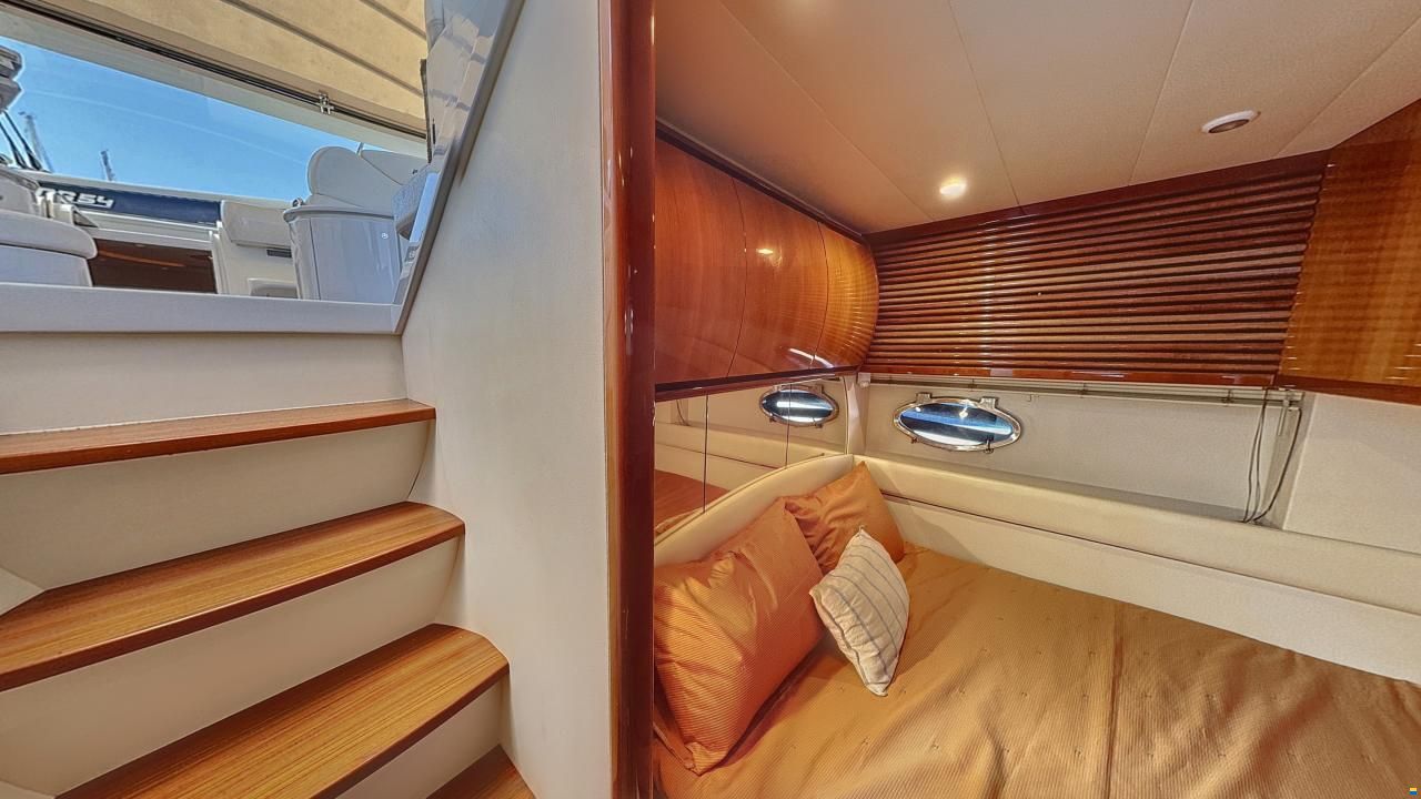 Pershing 54