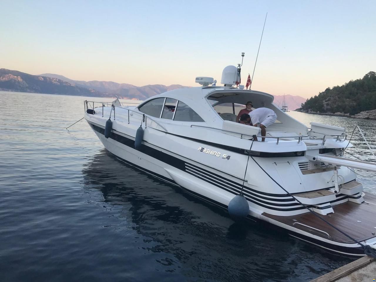 Pershing 54