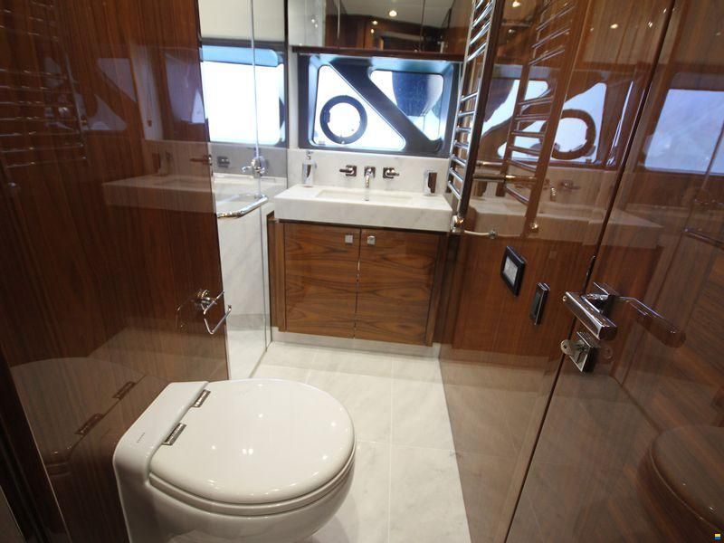 Sunseeker 76 Yacht