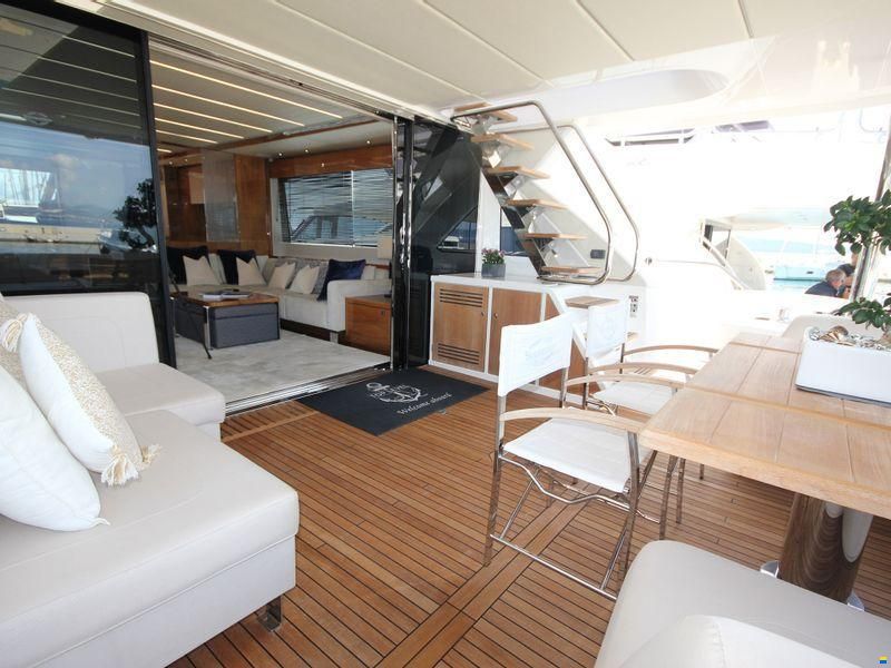 Sunseeker 76 Yacht