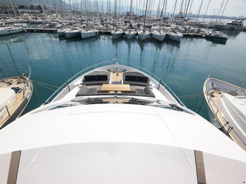 Sunseeker 76 Yacht