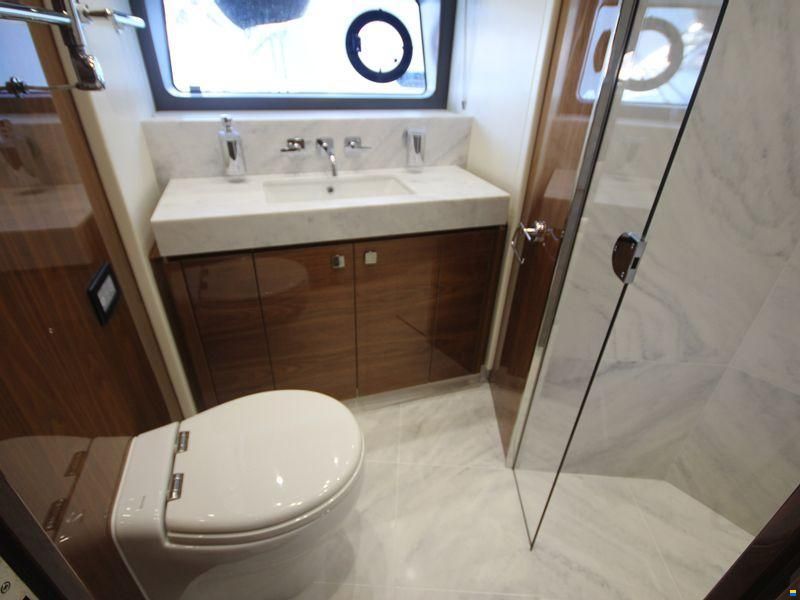 Sunseeker 76 Yacht