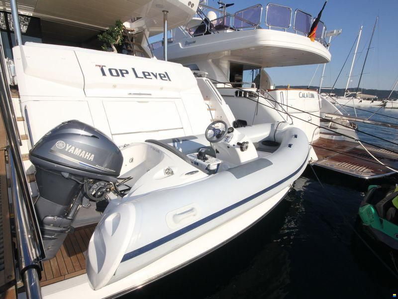 Sunseeker 76 Yacht