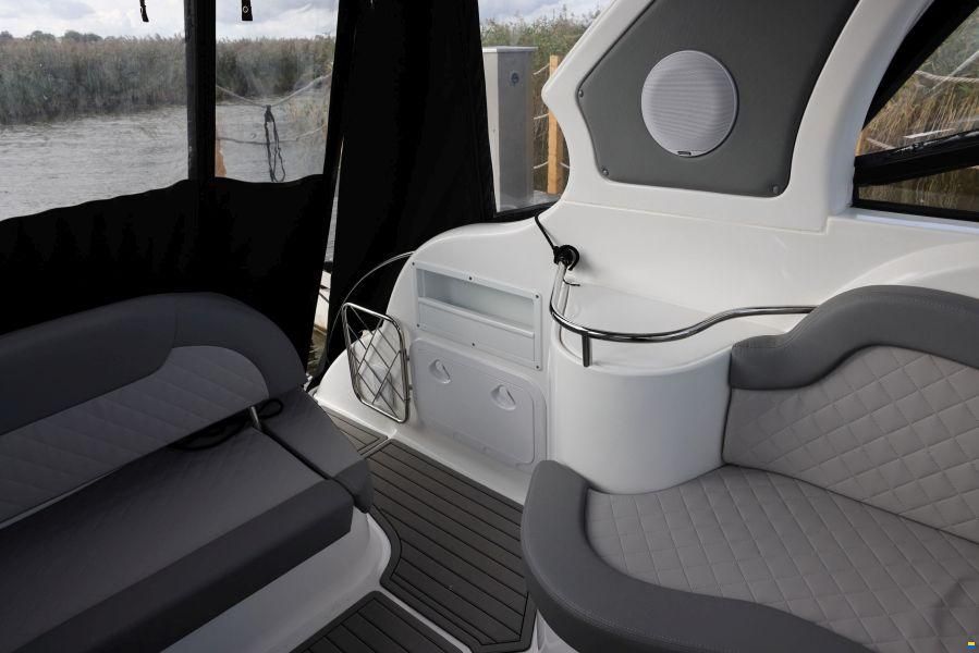Coral 750 Hard Top