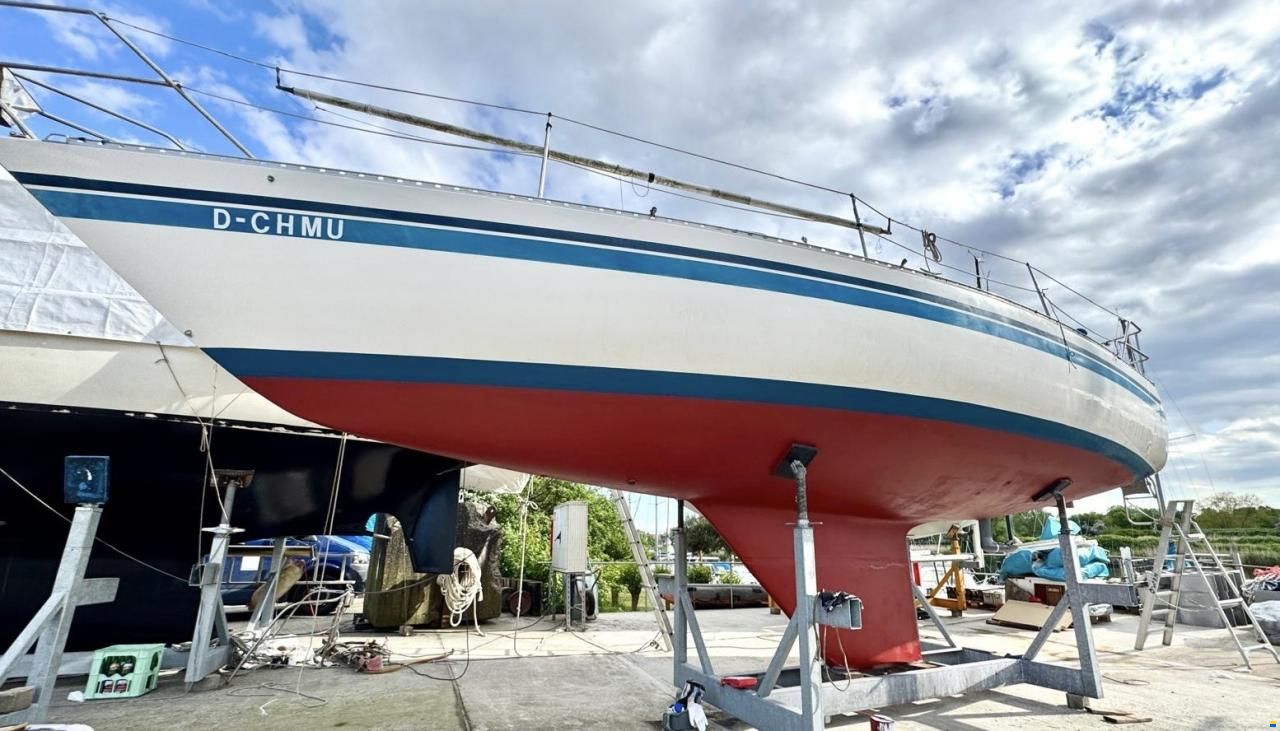Athena 34
