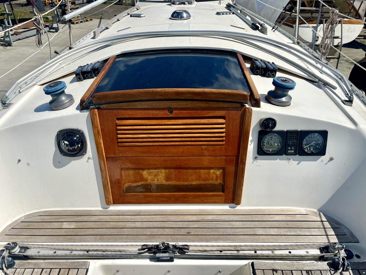 Athena 34