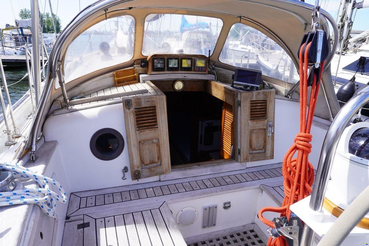Westwind 35