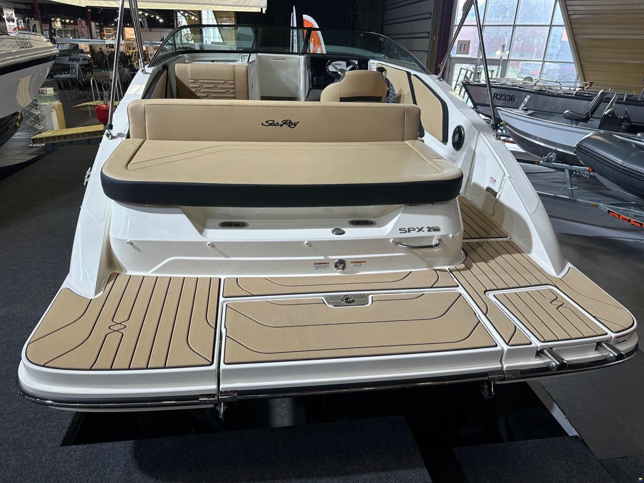 Sea Ray SPX 210 New model