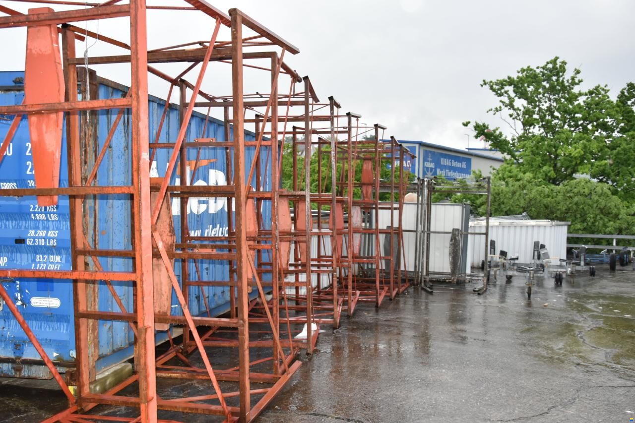 Hydraulikhubwagen mit Segelbootböcken