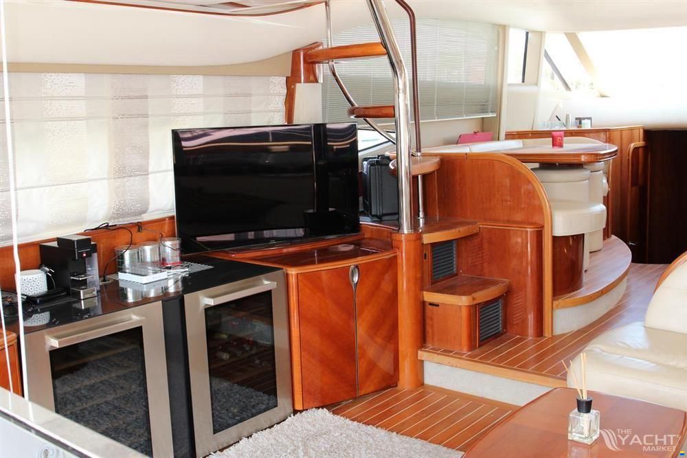 Princess 61