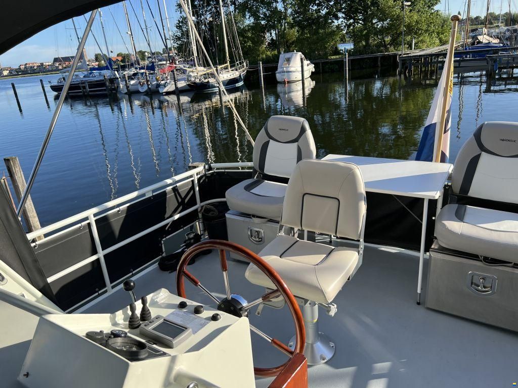 Pedro-Boat 30