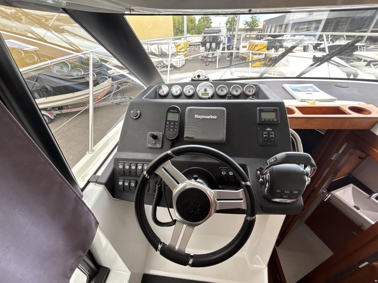 Jeanneau NC 9