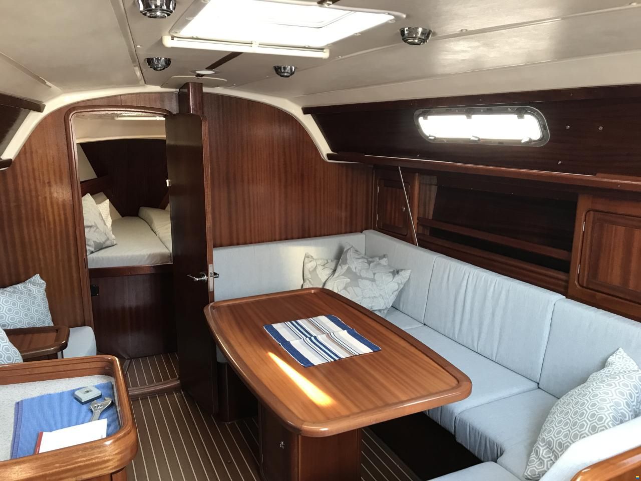 Bavaria 37 S