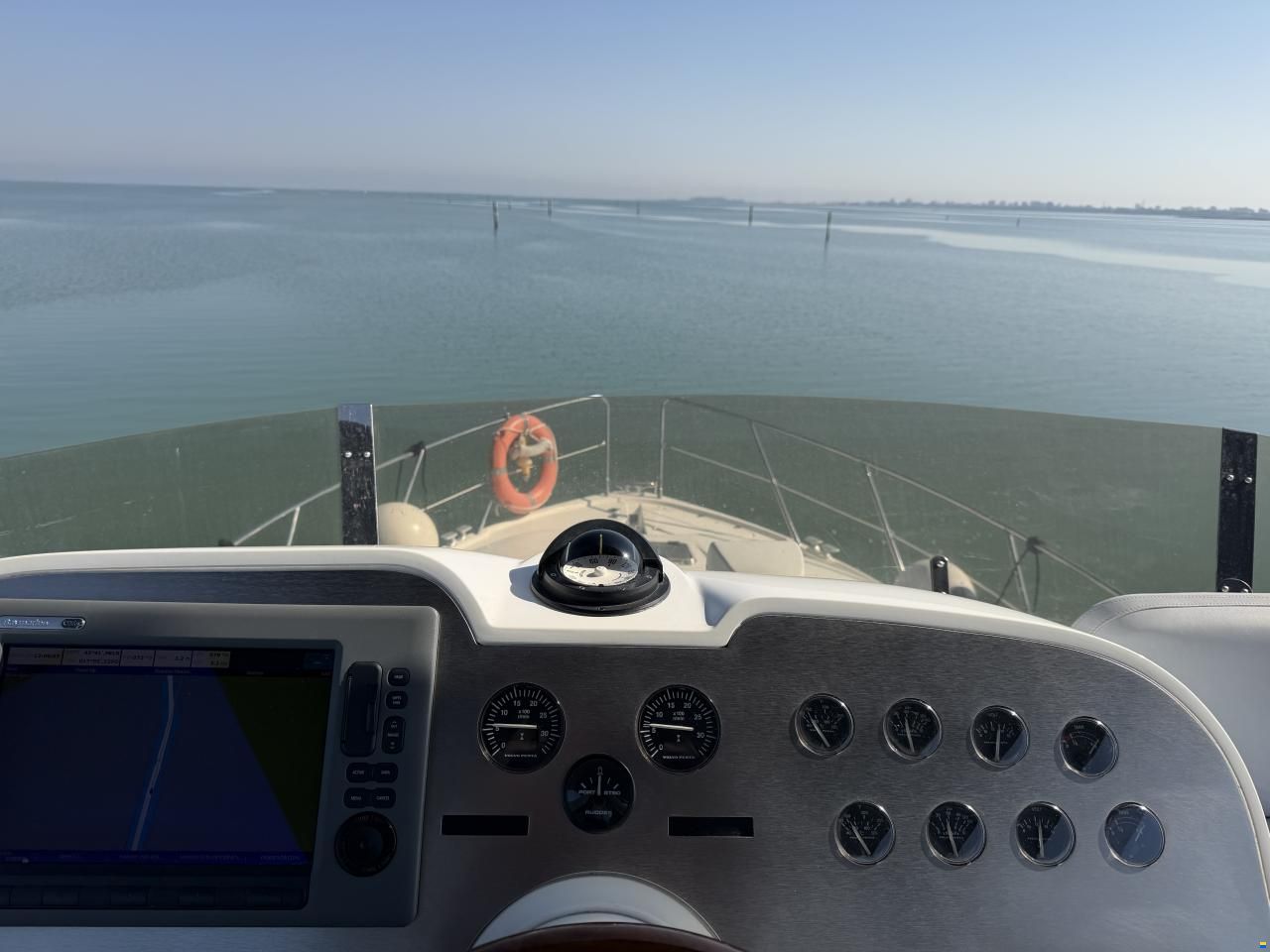Sealine F42/5