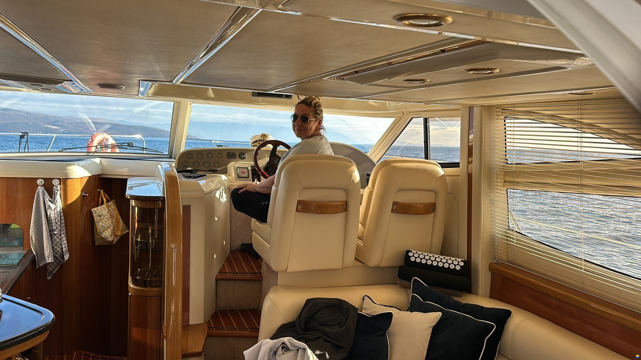 Sealine F42/5