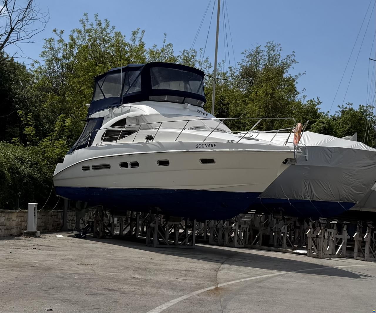 Sealine F42/5