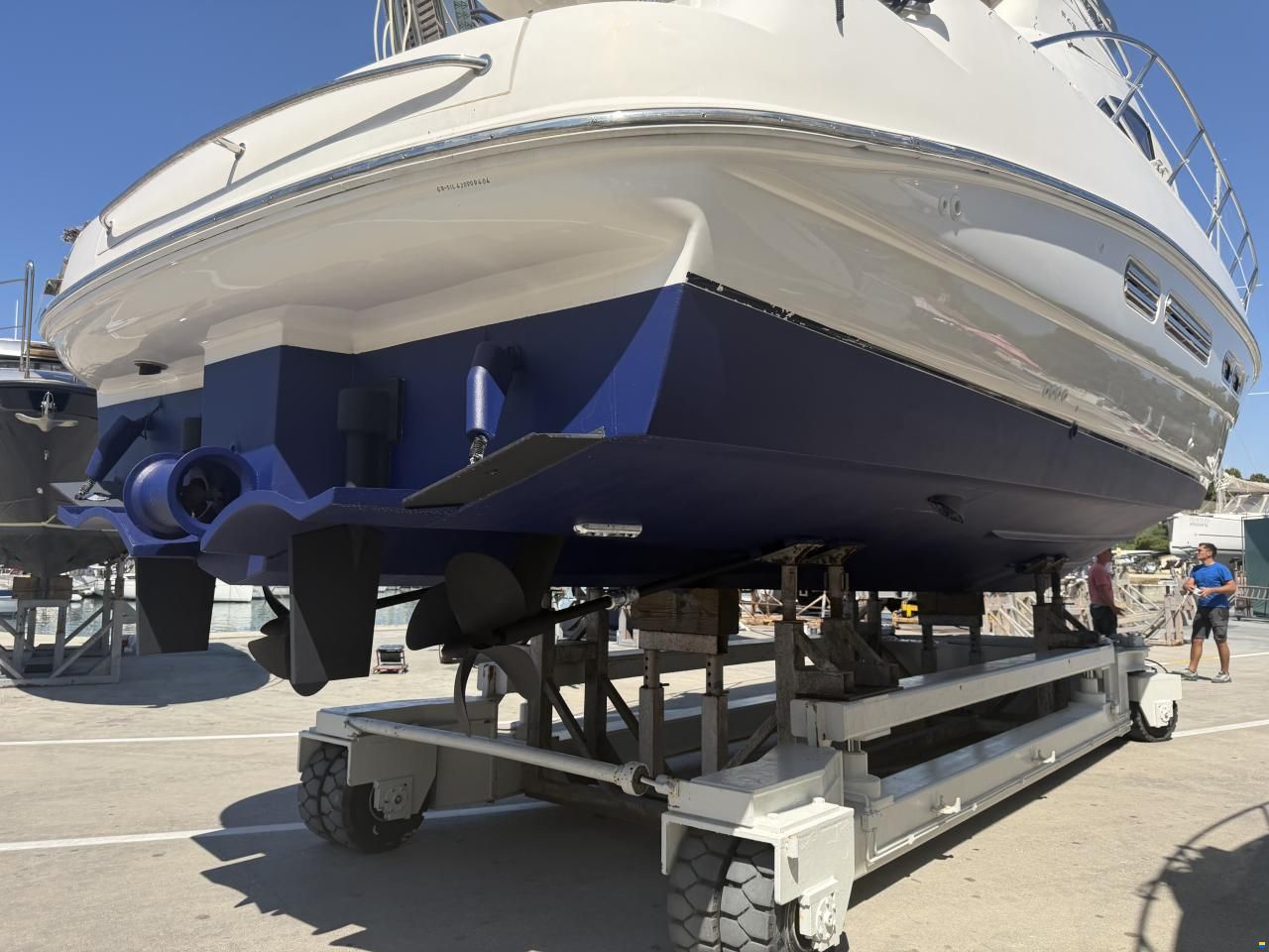 Sealine F42/5