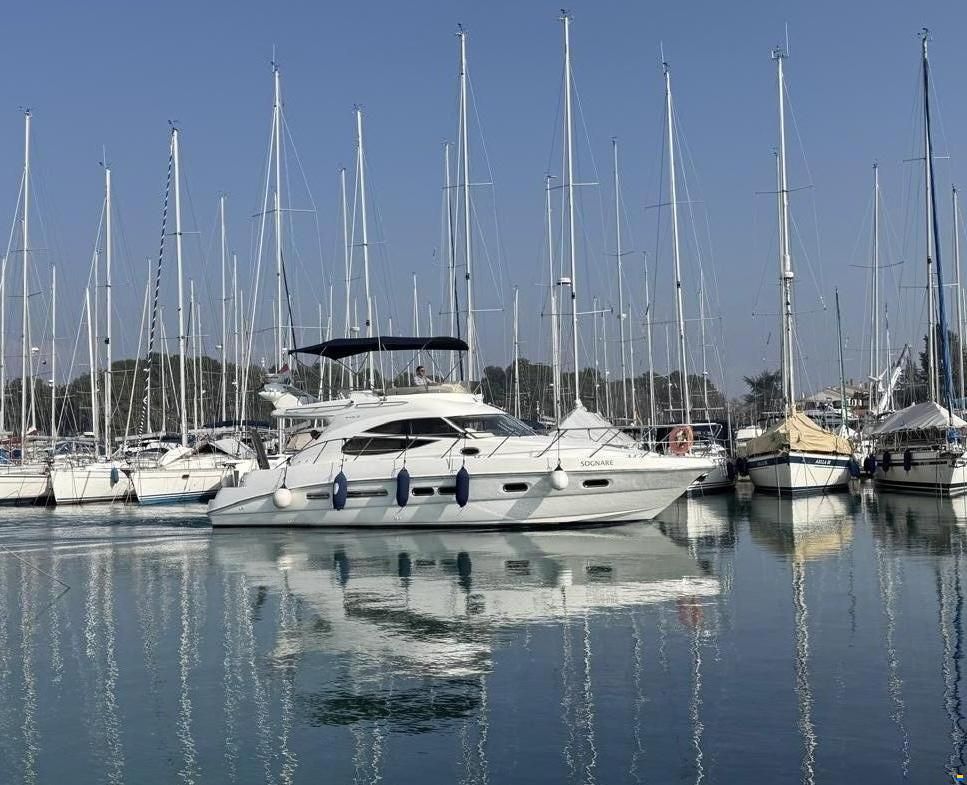 Sealine F42/5