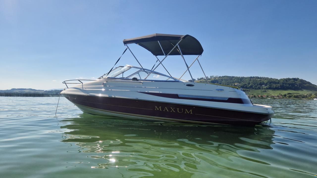 Maxum 2100SC