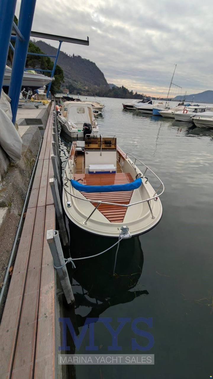 Boston Whaler 22 Outrage