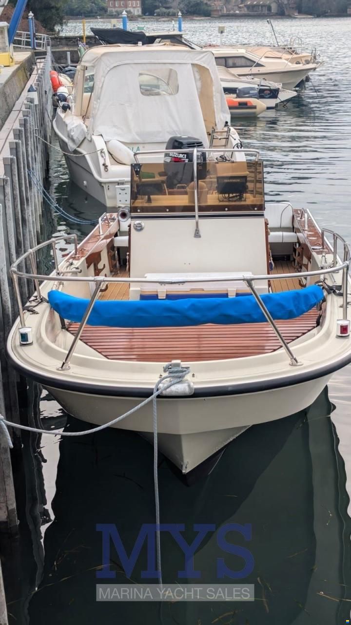 Boston Whaler 22 Outrage