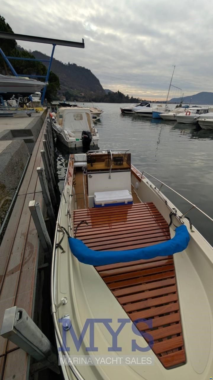 Boston Whaler 22 Outrage