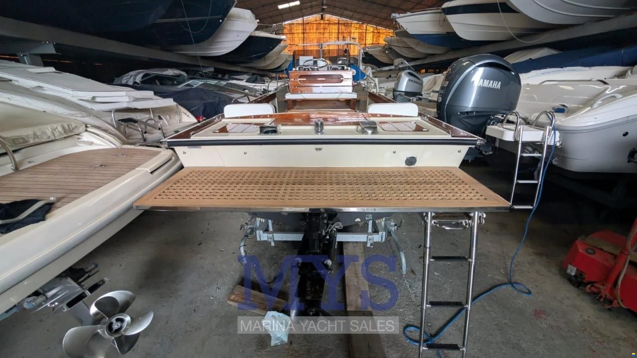 Boston Whaler 22 Outrage