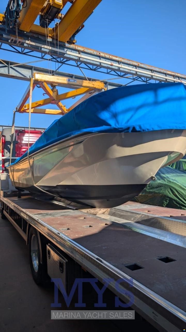 Boston Whaler 22 Outrage