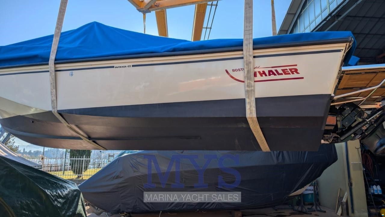 Boston Whaler 22 Outrage