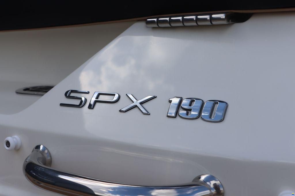 Sea Ray SPX 190