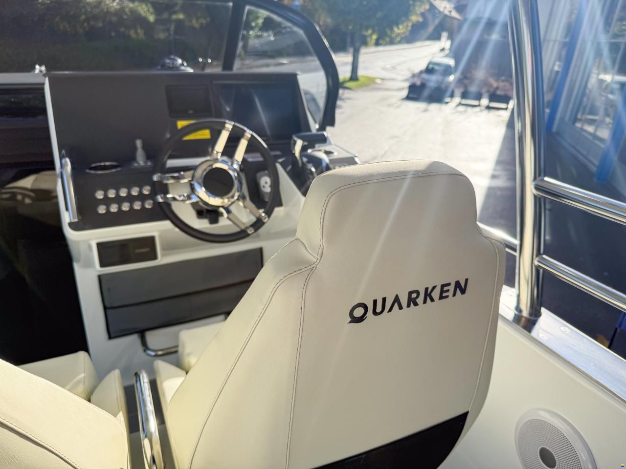 Quarken 27 T-Top
