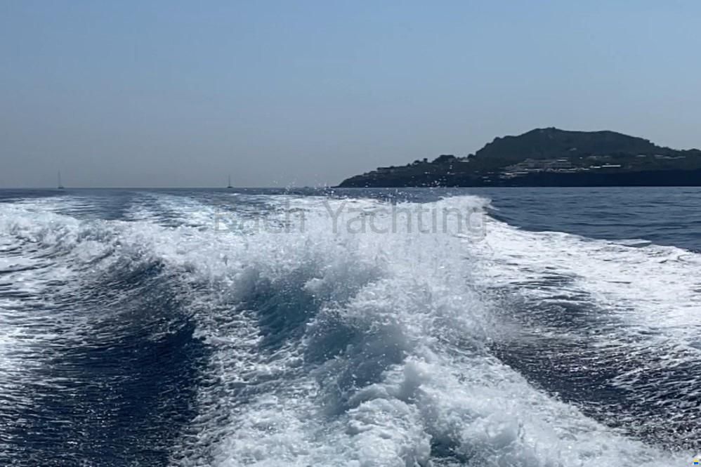 Ferretti 68