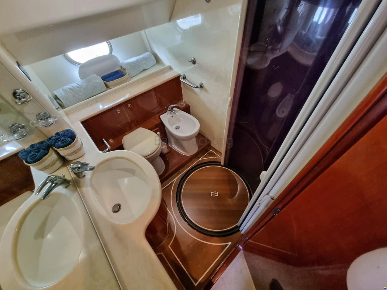 Ferretti 68