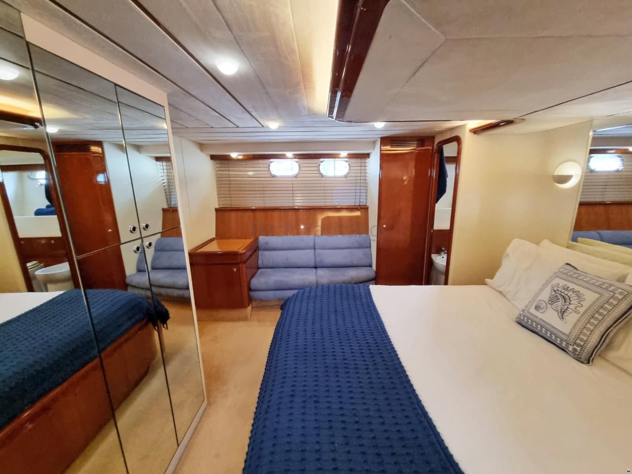 Ferretti 68