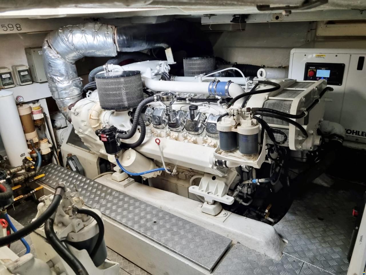 Ferretti 68