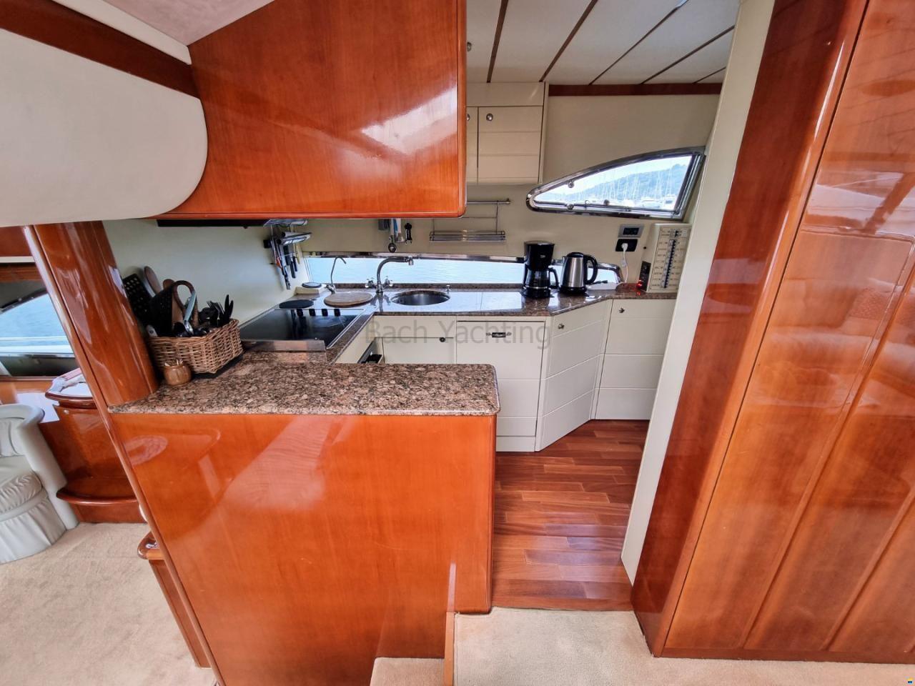 Ferretti 68