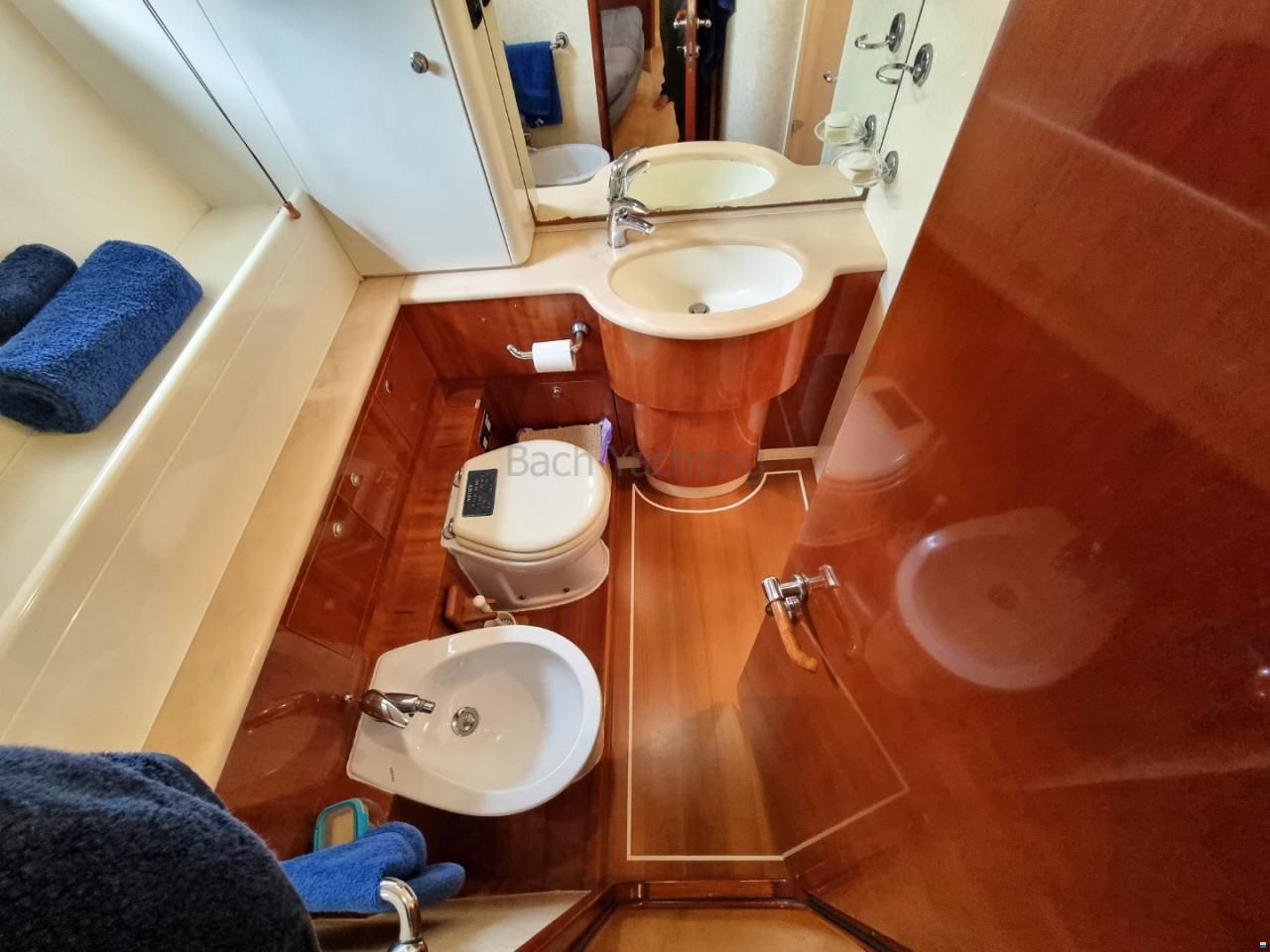 Ferretti 68