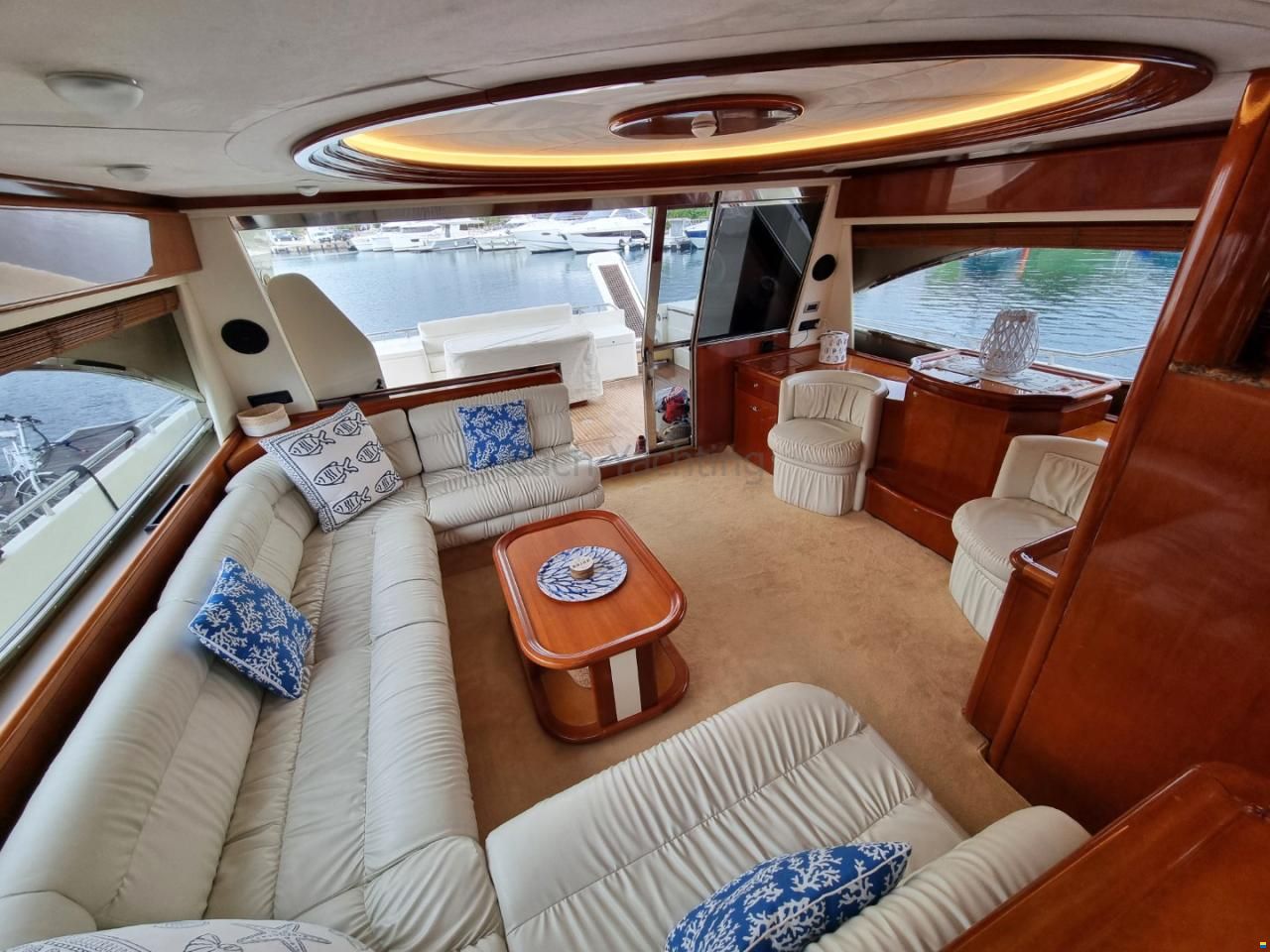 Ferretti 68