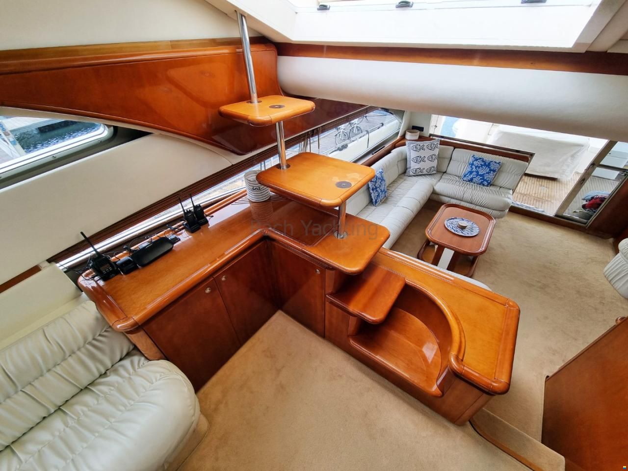 Ferretti 68