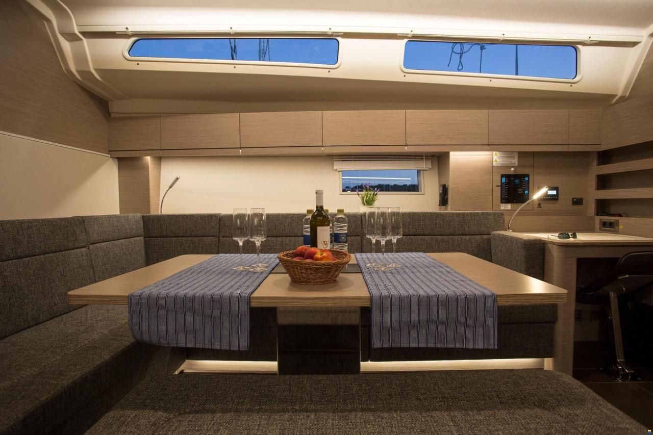 Hanse 508