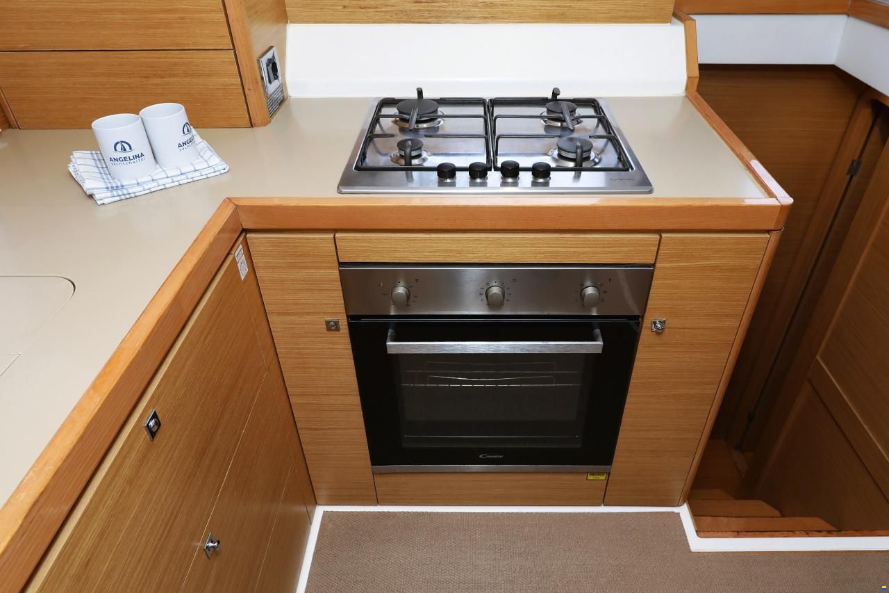 Dufour Catamarans 48