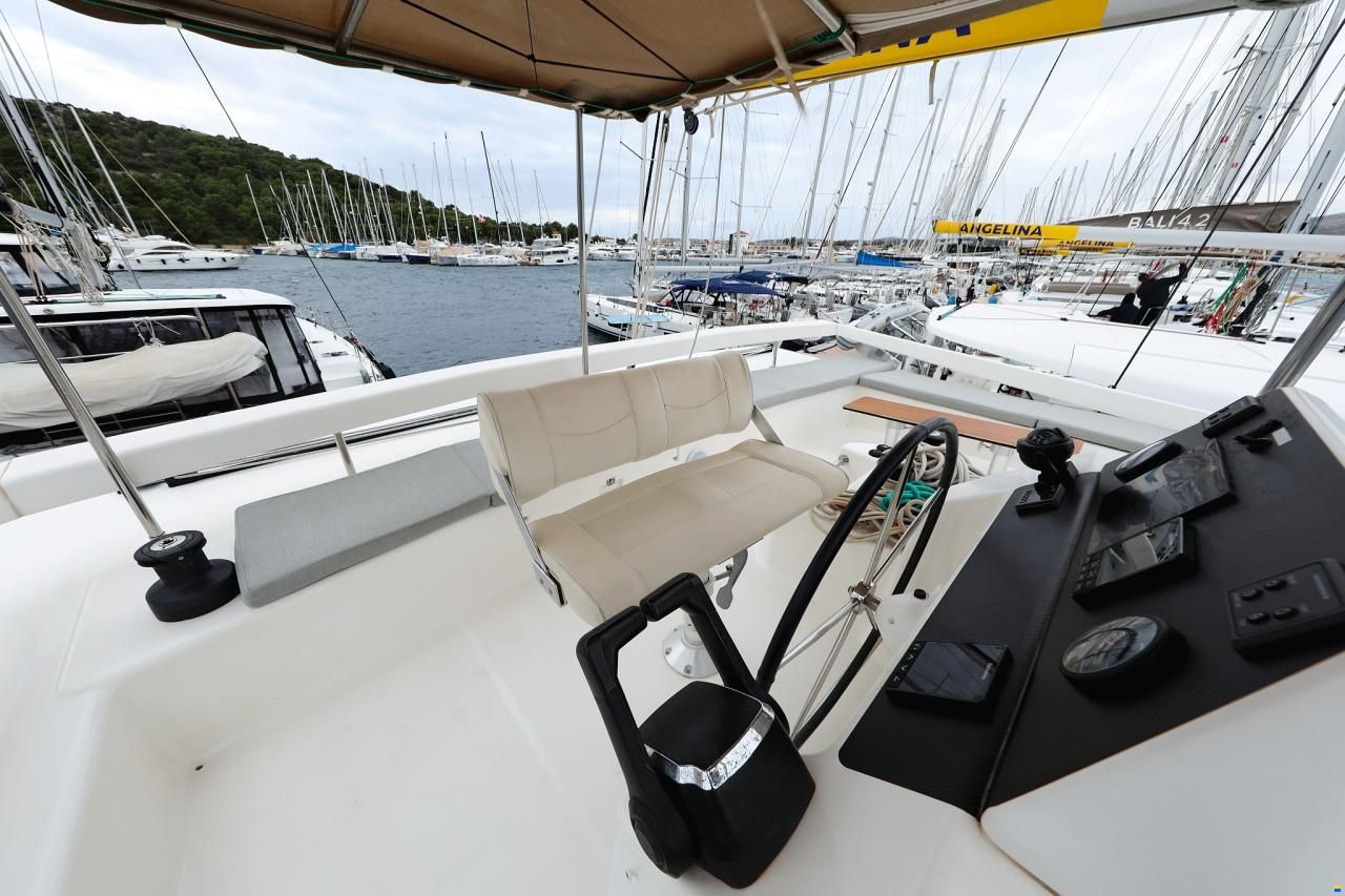 Dufour Catamarans 48