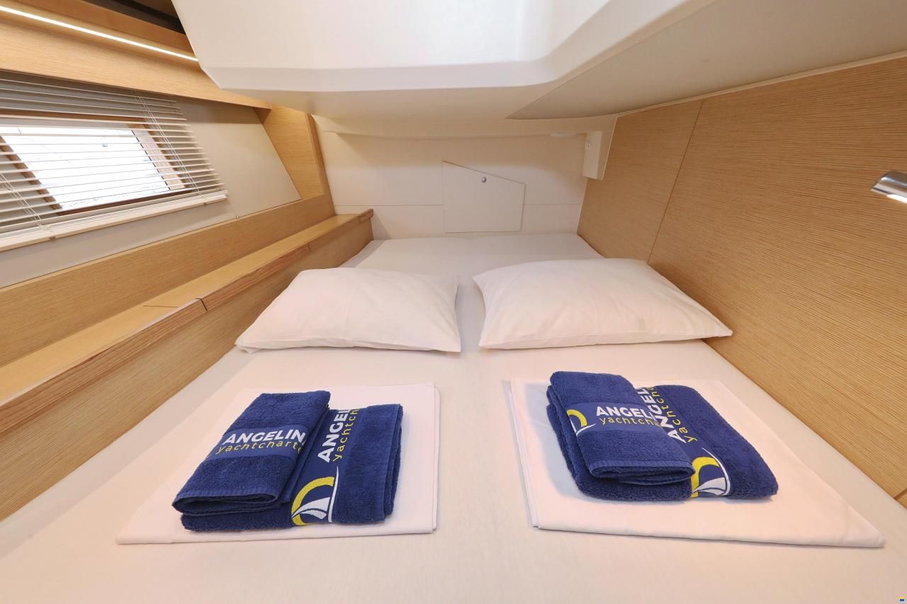 Hanse 548